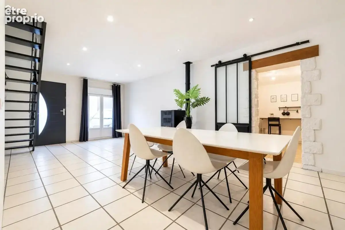 Maison à VIGNEUX-SUR-SEINE