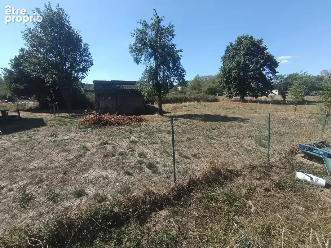 Immeuble de rapport à fort potentiel — 281 m2 hab. sur terrain constructible de 2 588 m2 - photo 2