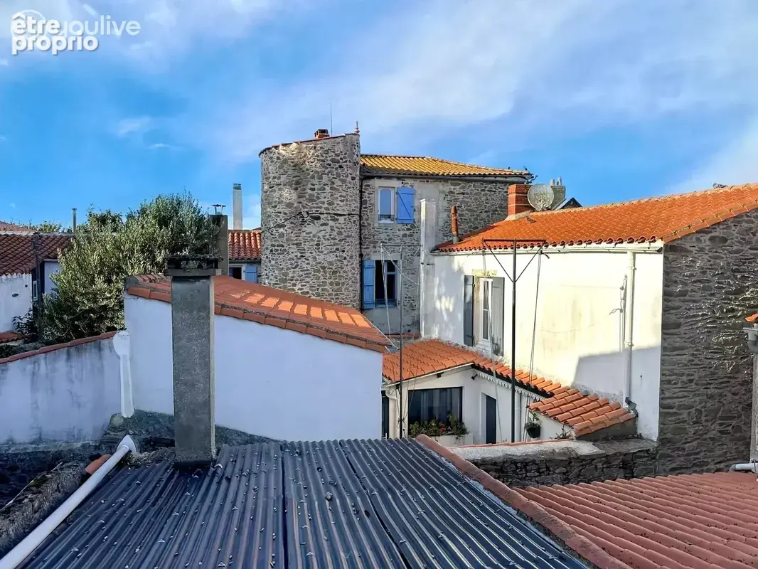 Maison dans le bourg de La Chaume - photo 17