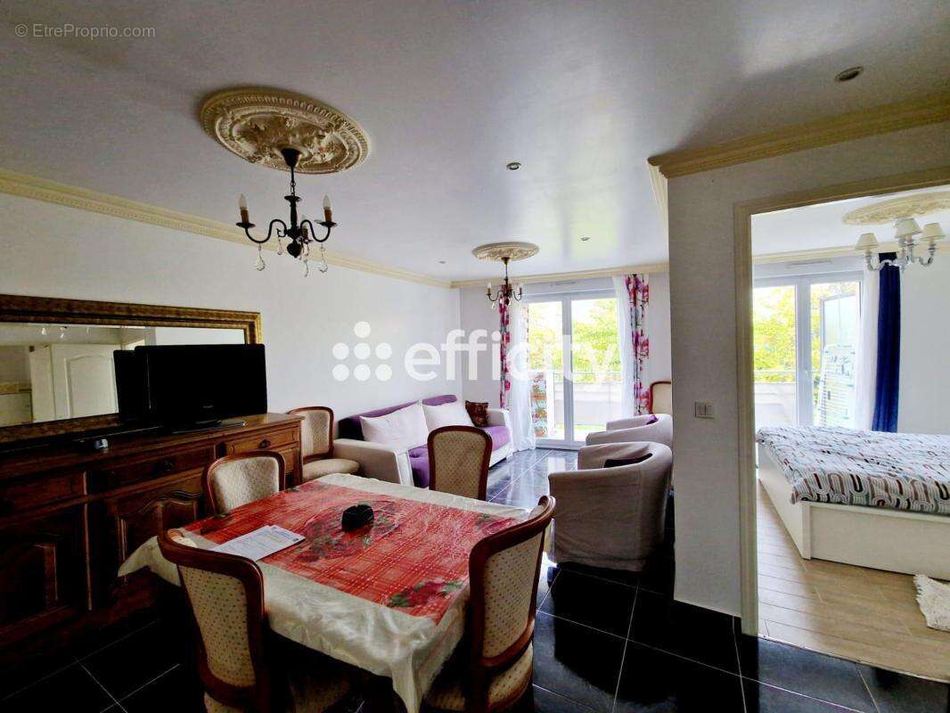 Appartement à L'HAY-LES-ROSES