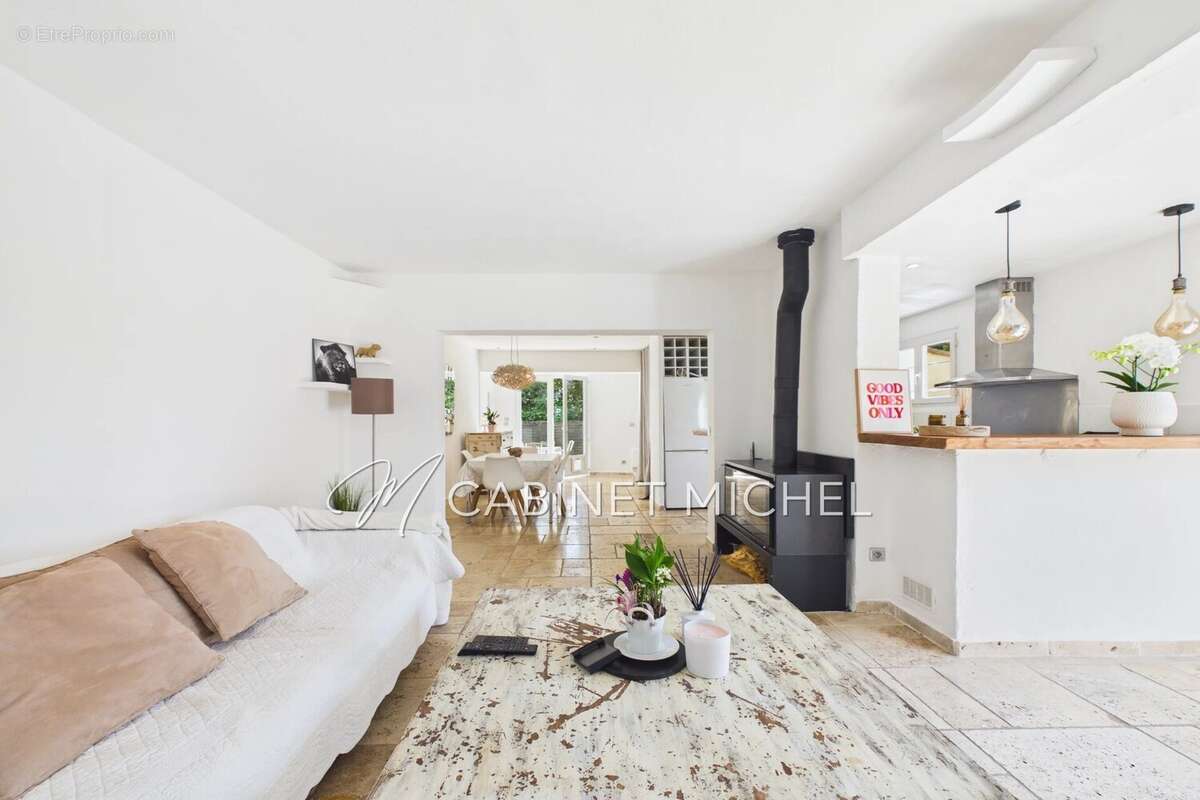 Maison 114 m² à Roquefort-Les-Pins  - photo 6
