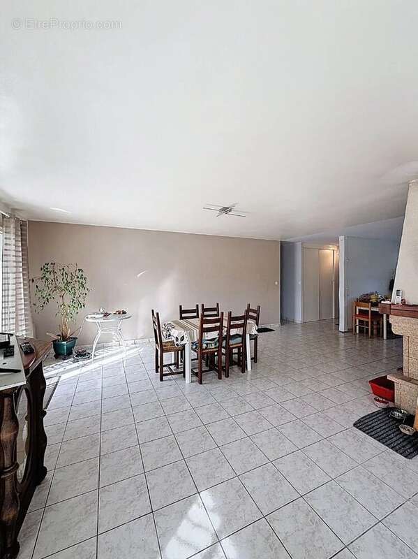 Maison à PARENTIS-EN-BORN