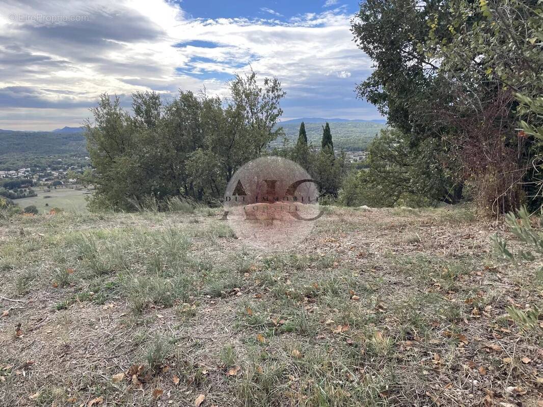 Terrain à MONTAUROUX