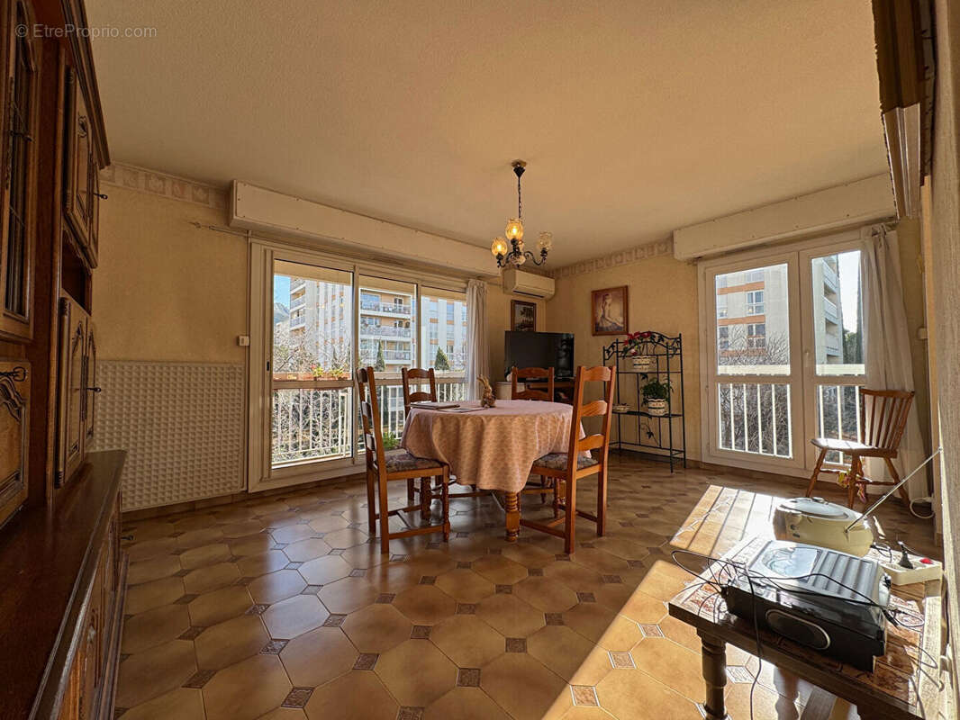 Appartement à MARSEILLE-10E