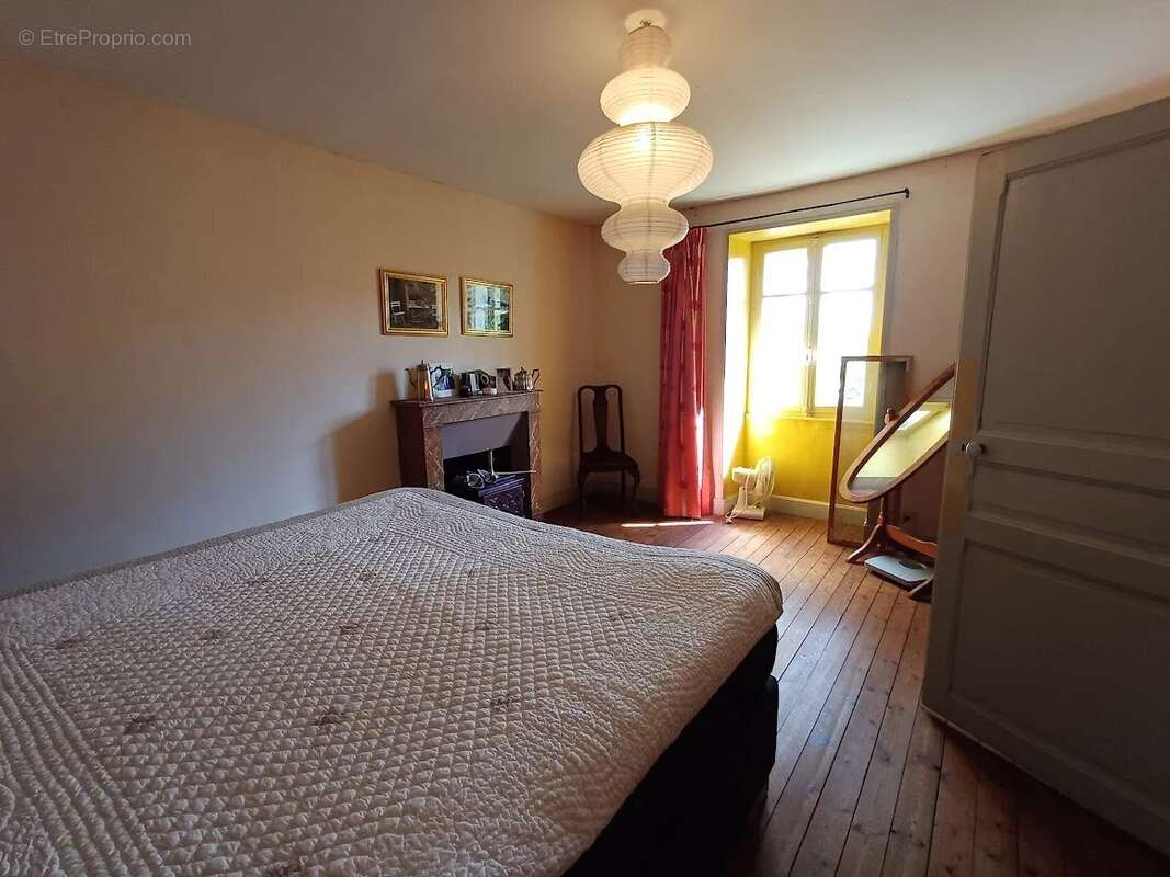 Maison à CHENERAILLES