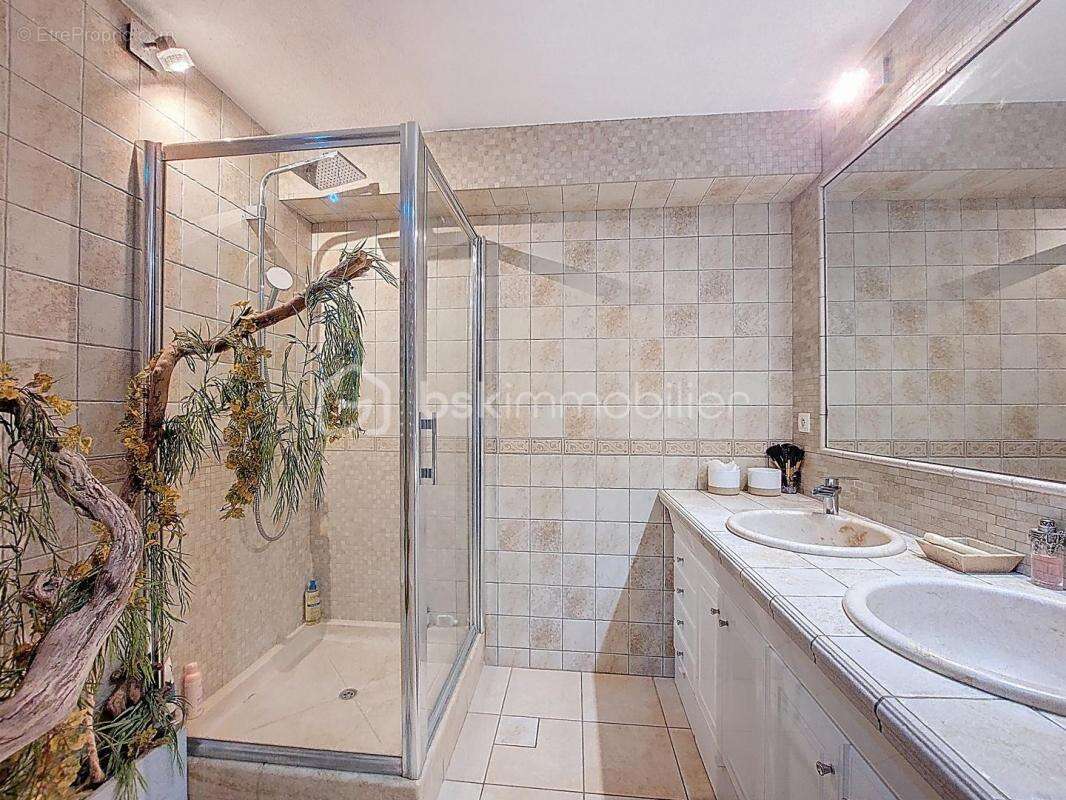 Appartement à SIX-FOURS-LES-PLAGES