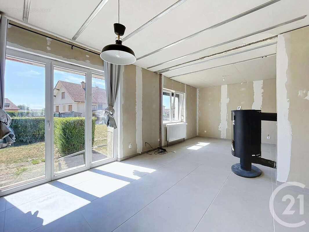 Maison 88 m² à Dogneville  - photo 3