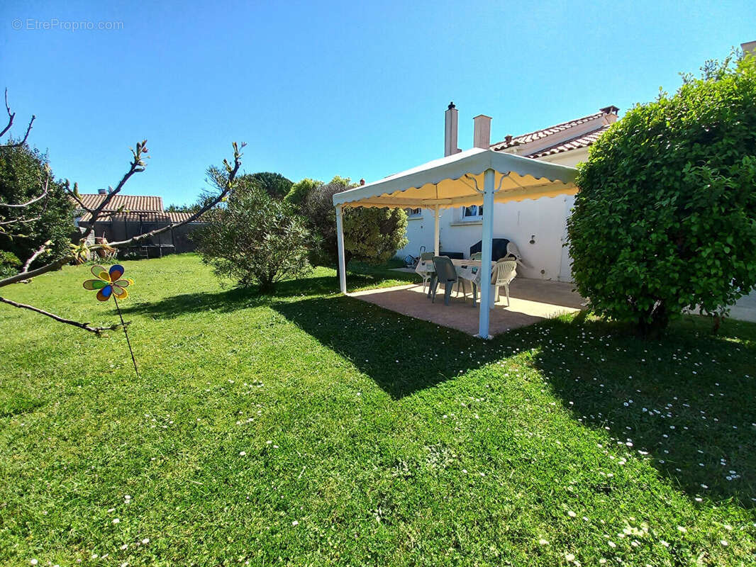 Maison à LA BREE-LES-BAINS