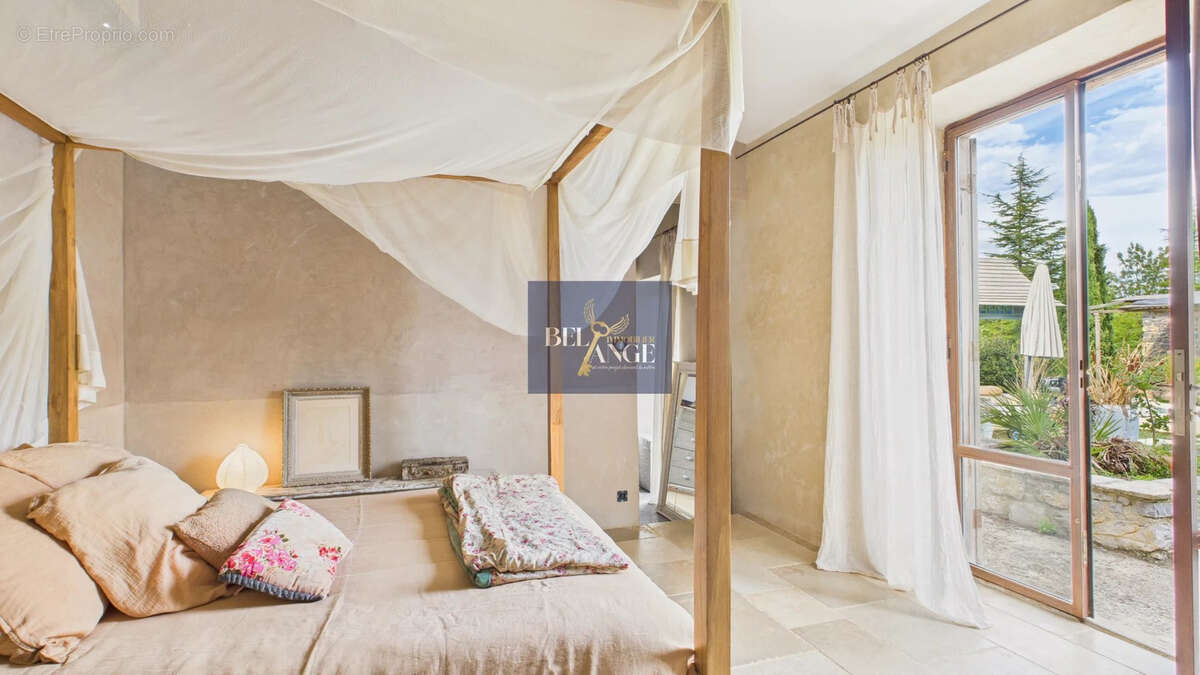 Maison à SAINT-ANDRE-DE-CRUZIERES