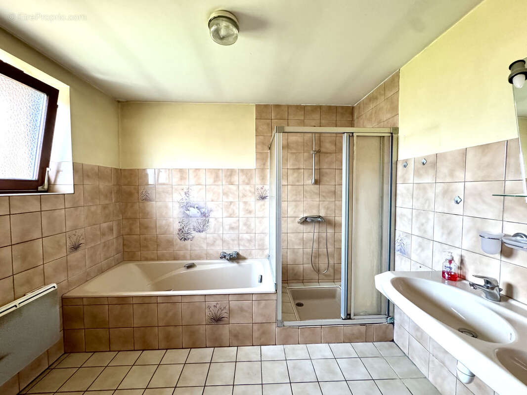 Vendenheim   spacieux duplex 6 pièces avec cour privative et beau potentiel - photo 7