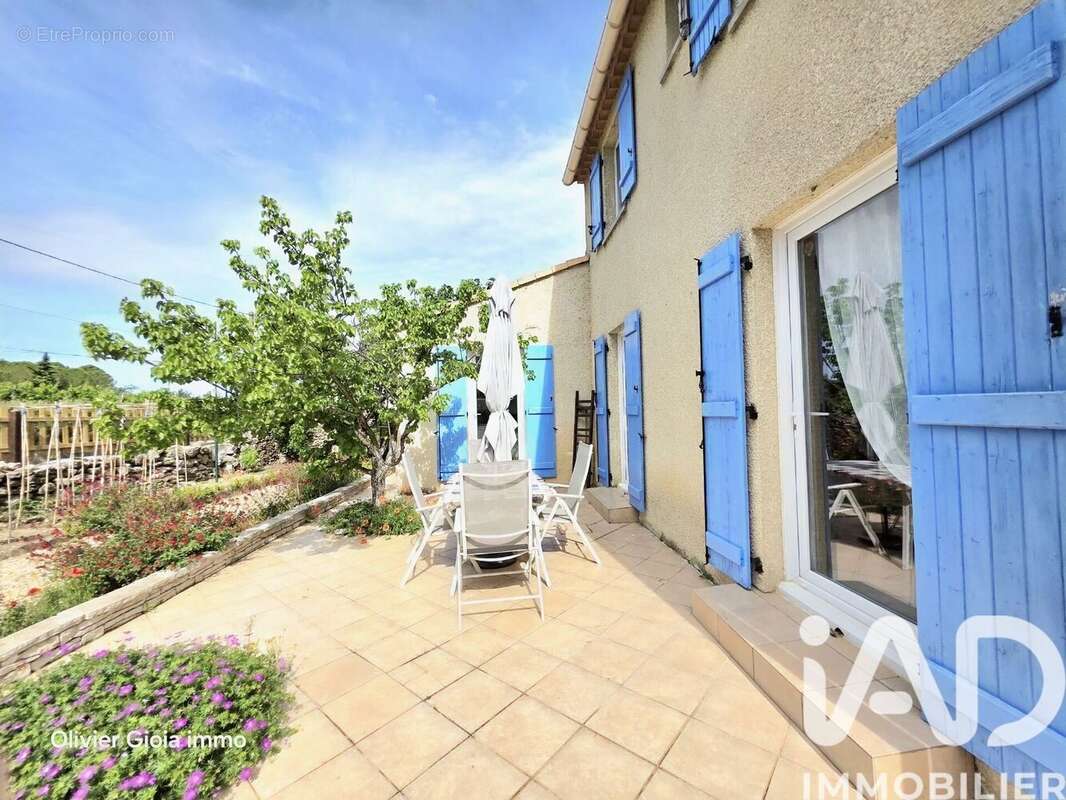 Maison 135 m² à Thezan-Des-Corbieres  - photo 4