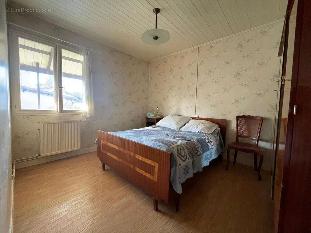   - Maison à VAULX-EN-VELIN