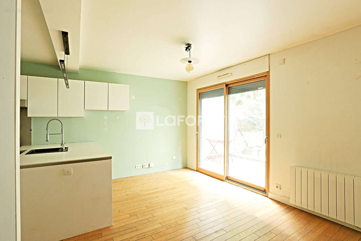 Appartement à PARIS-14E