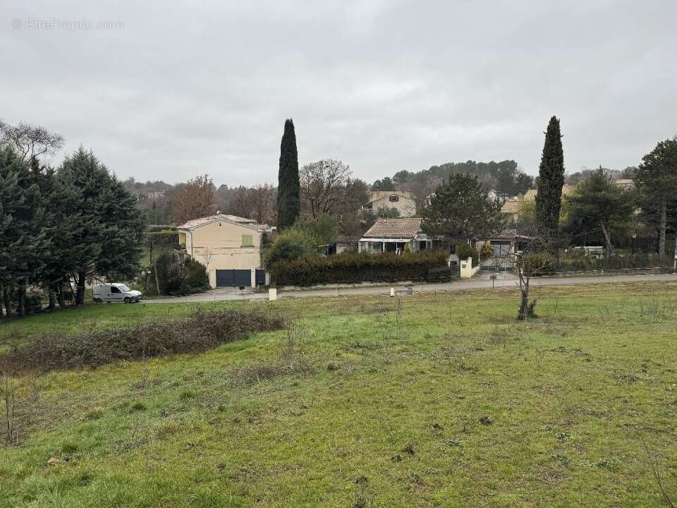 Terrain à PIERREVERT