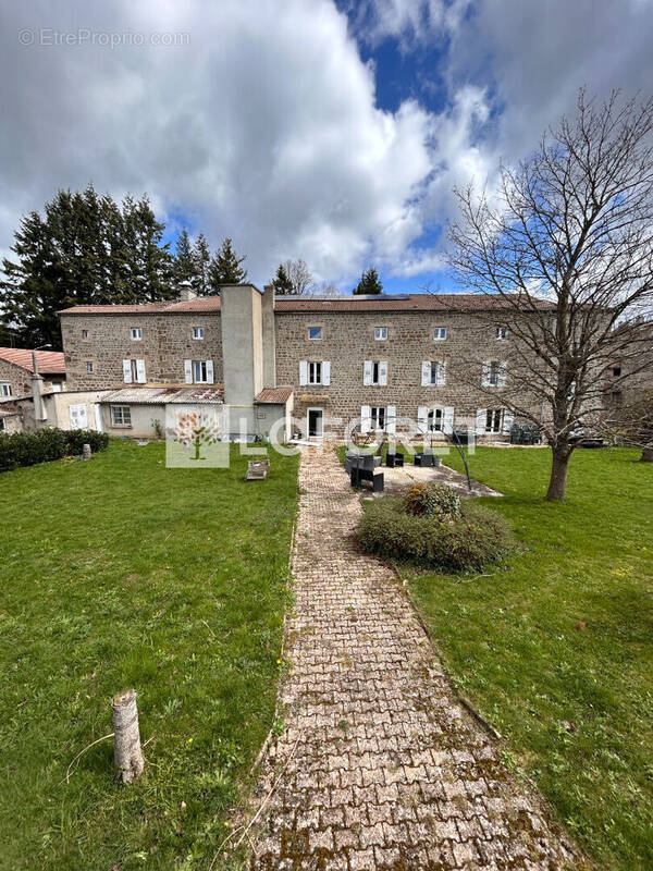 Maison à MONTFAUCON-EN-VELAY