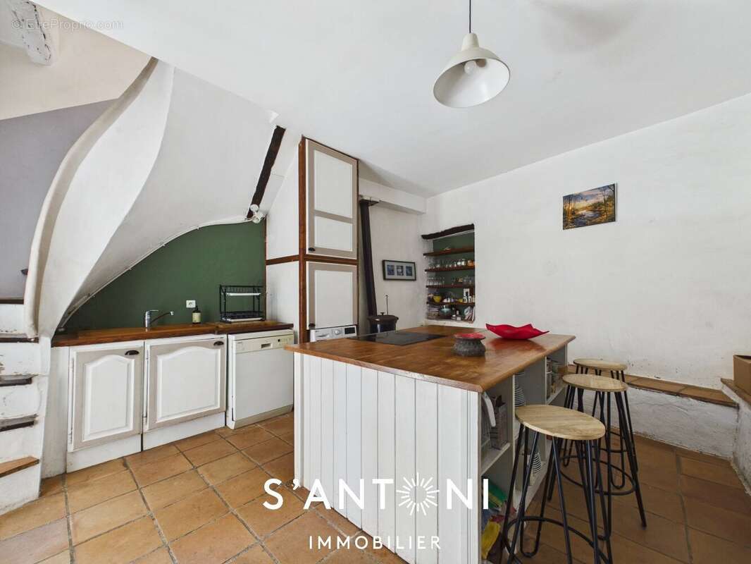 Maison de village avec terrasse  Beaux volumes  Charme et authenticité - photo 4