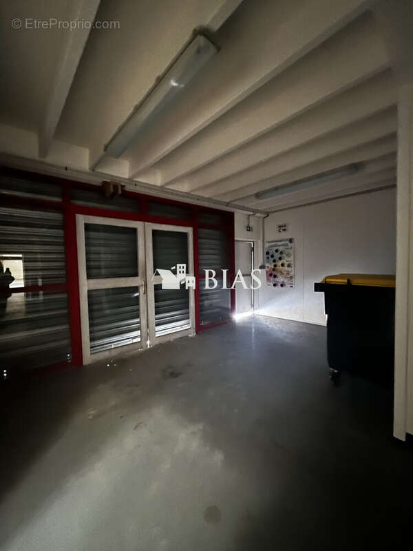 Commerce 400 m² à La Saussaye  - photo 3