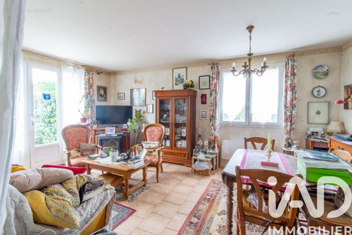 Photo 2 - Appartement à SAINT-JEAN-DE-BRAYE