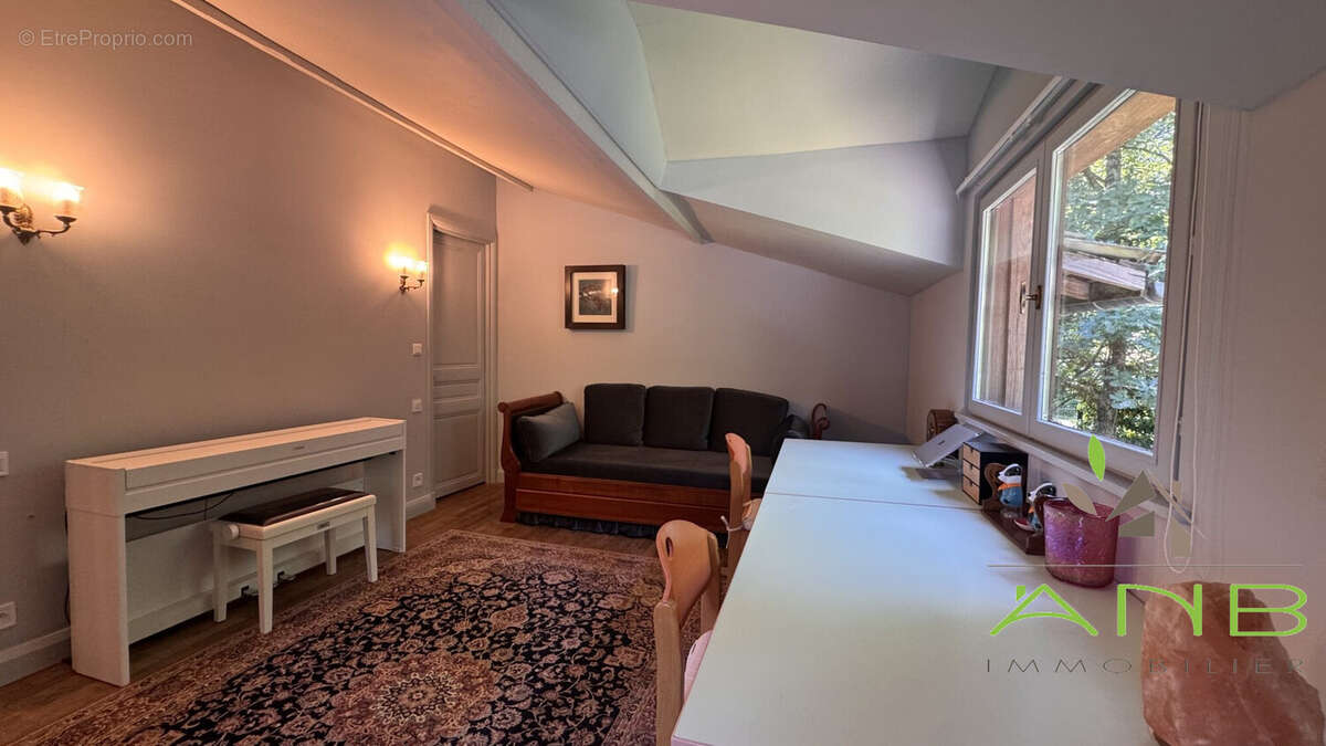Maison 189 m² à Rochechouart  - photo 6
