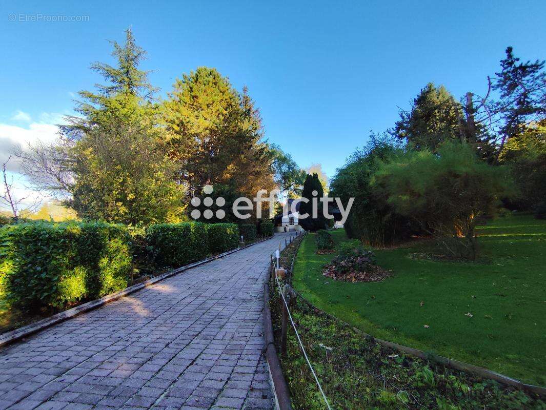 Maison à SAINTE-GAUBURGE-SAINTE-COLOMBE