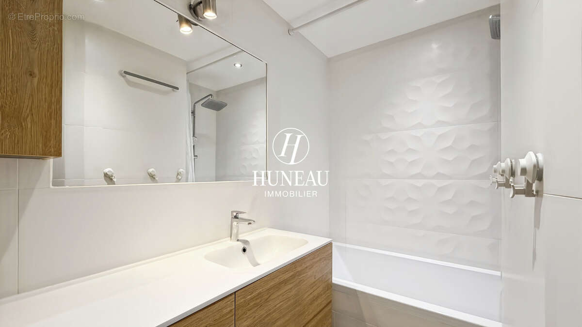 Appartement à PARIS-14E