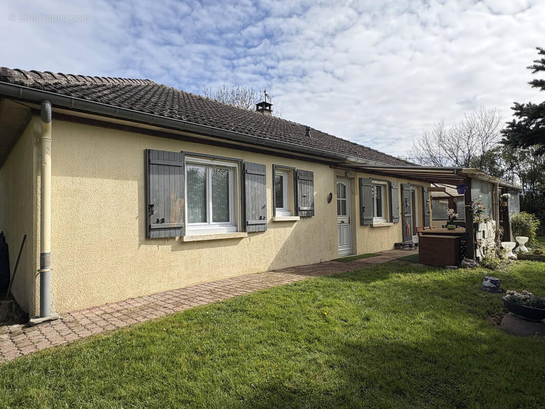 Maison à SAINT-REMY-SOUS-BARBUISE