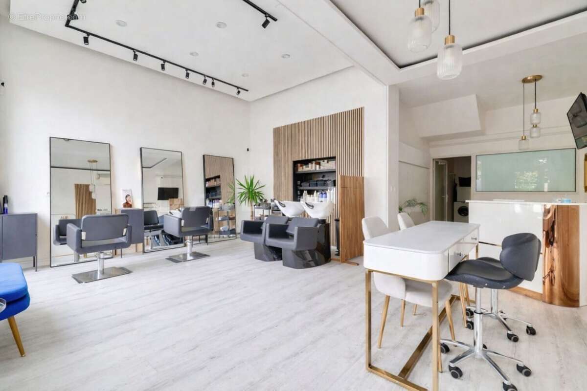 Autre à NEUILLY-SUR-SEINE