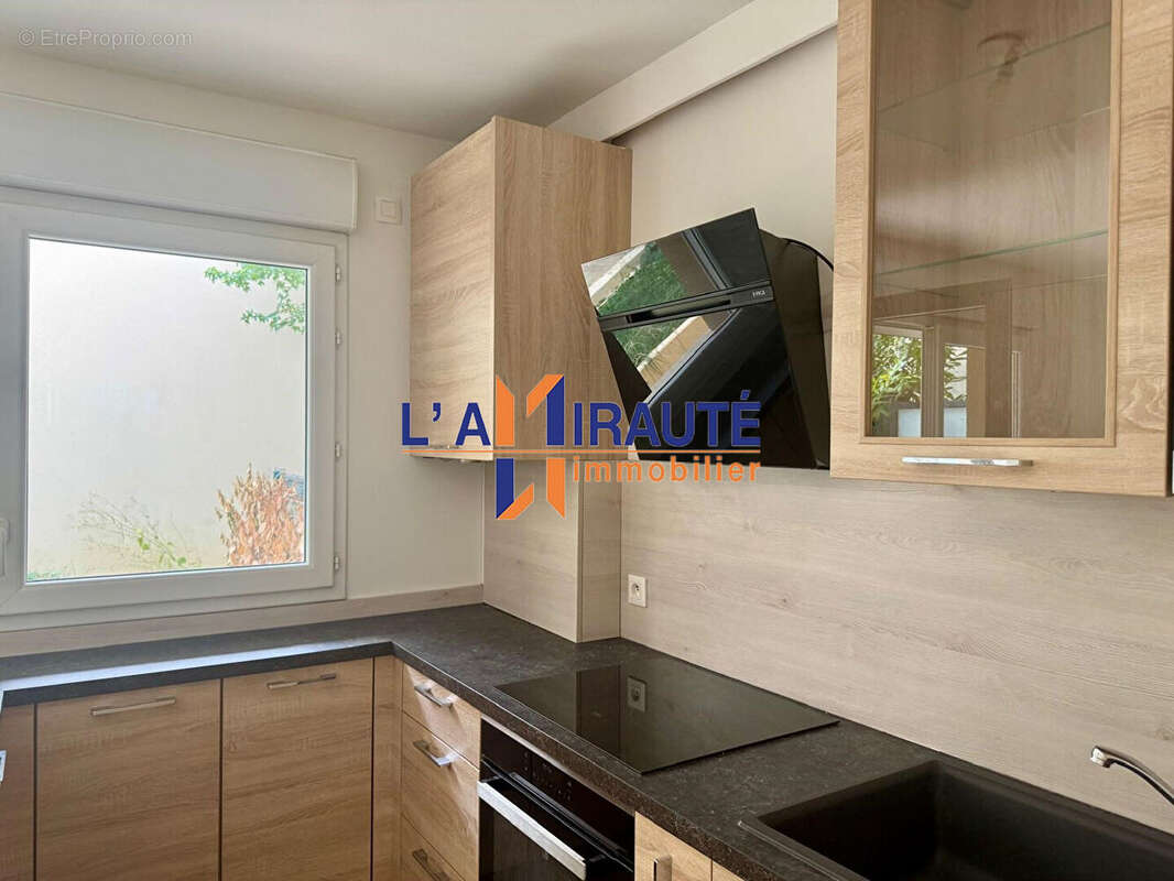 Appartement à LE MESNIL-LE-ROI