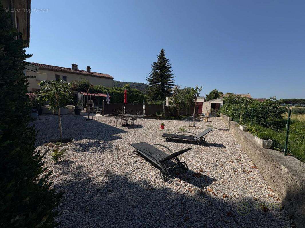 Maison 137 m² à Les Mees  - photo 8