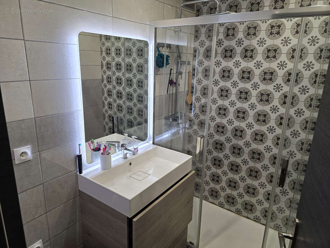 A vendre à ANNEMASSE, proximité gare CEVA, TRAM et Chablais Parc, grand T4 de 117,26 m² dans  un immeuble des années 30 - photo 9