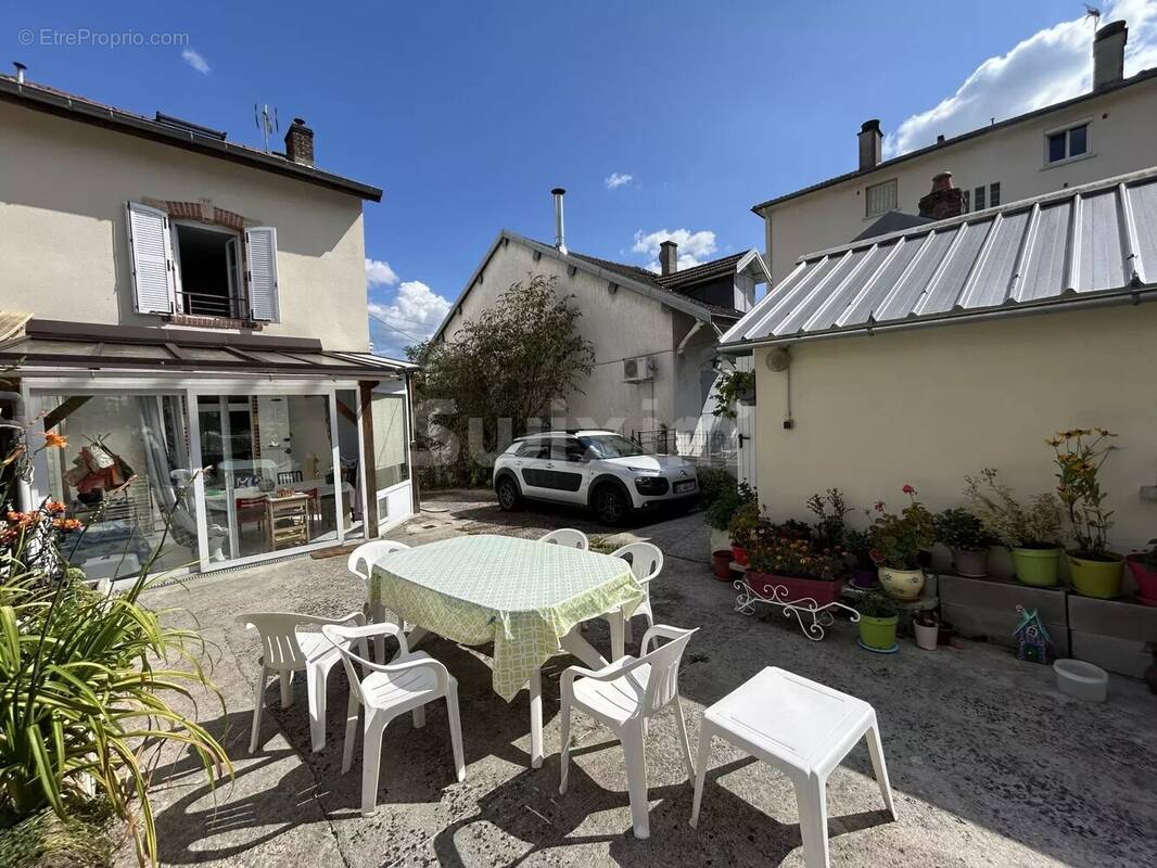 Maison à LONS-LE-SAUNIER