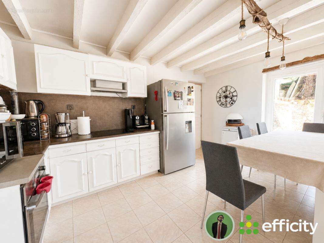 Maison 150 m² à Chaneins  - photo 11