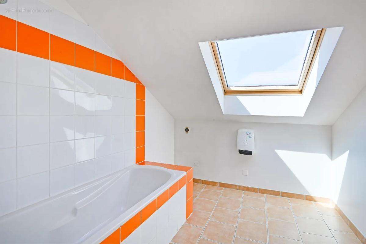 Appartement de 5 pièces de 98 m² à Ruoms - photo 16