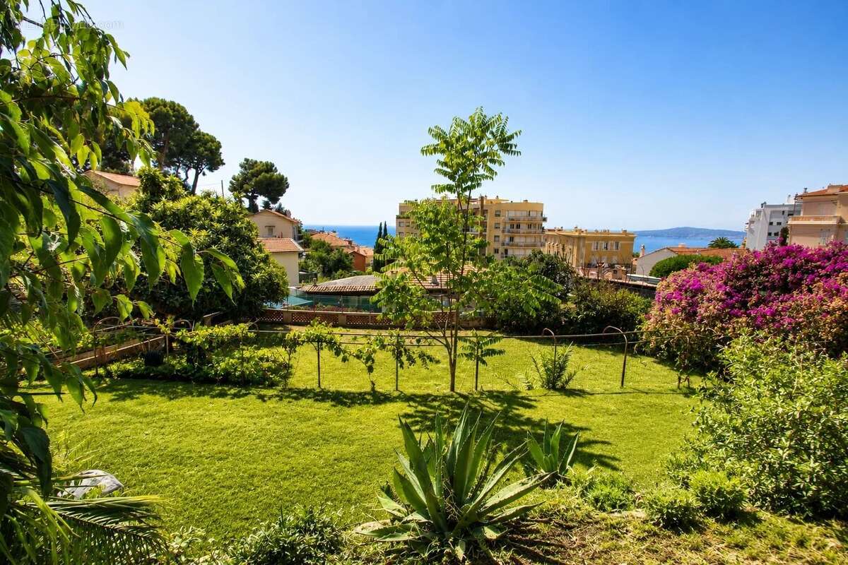 Cap d'ail "centre" - villa 170m²  terrain 1380m²  vue mer  extension possible - photo 2