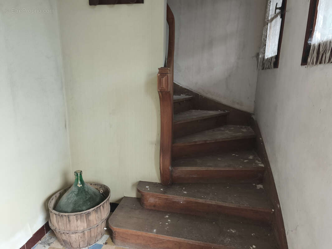 maison à rénover avec terrain - photo 3
