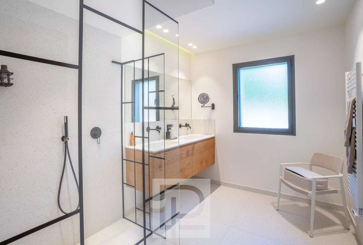 Maison à MOUGINS