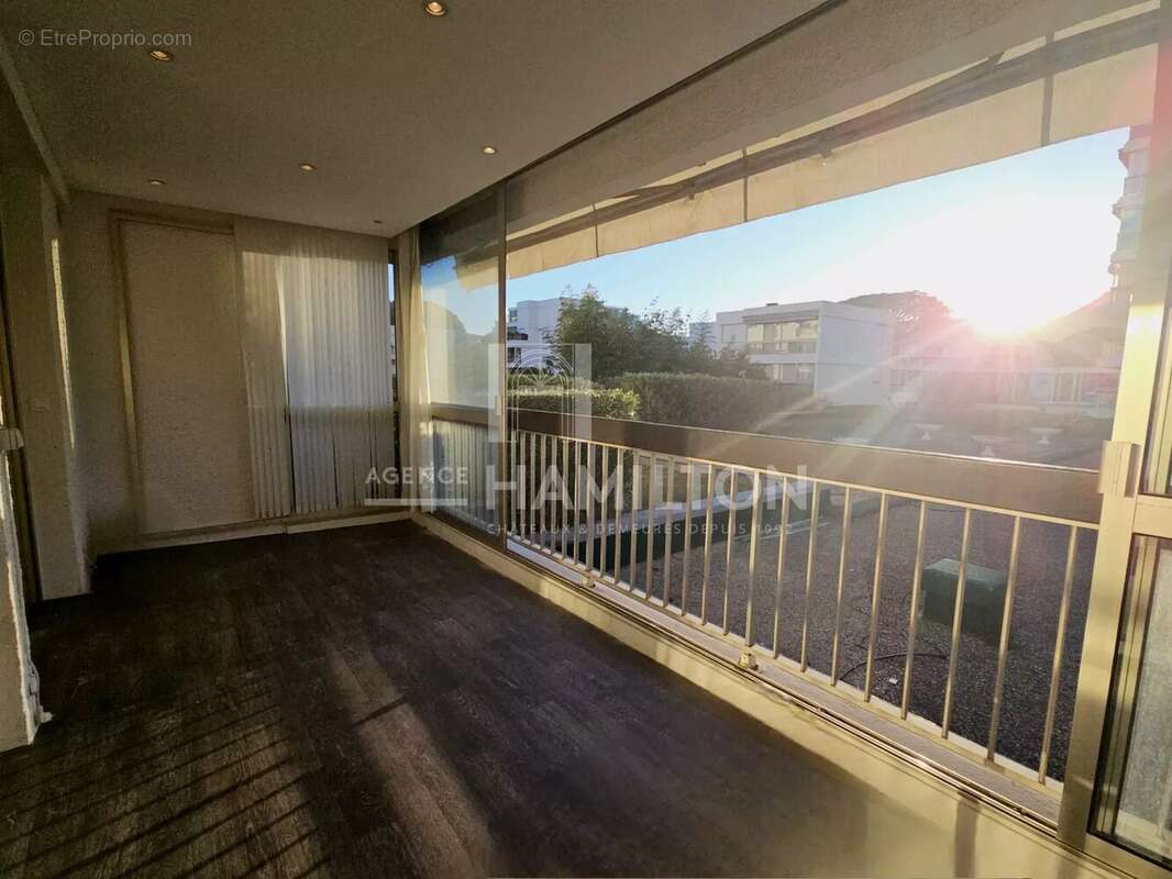 Appartement à MANDELIEU-LA-NAPOULE