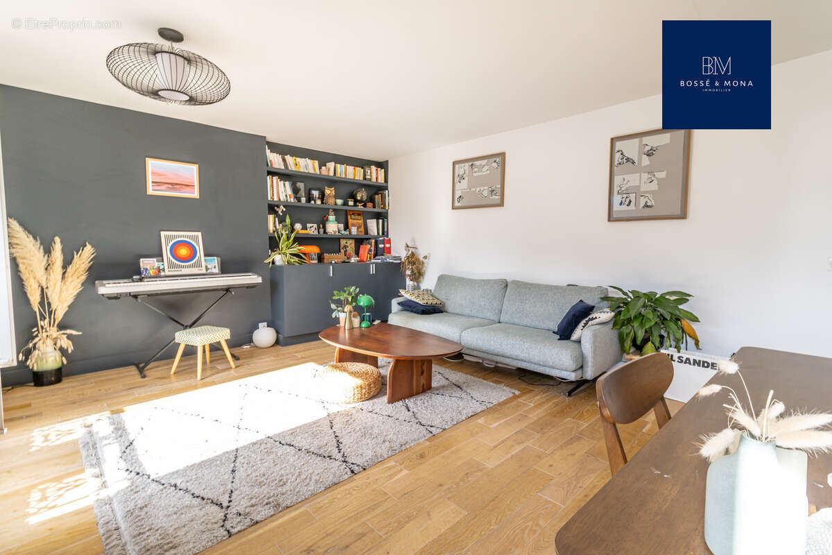 Appartement à PARIS-10E