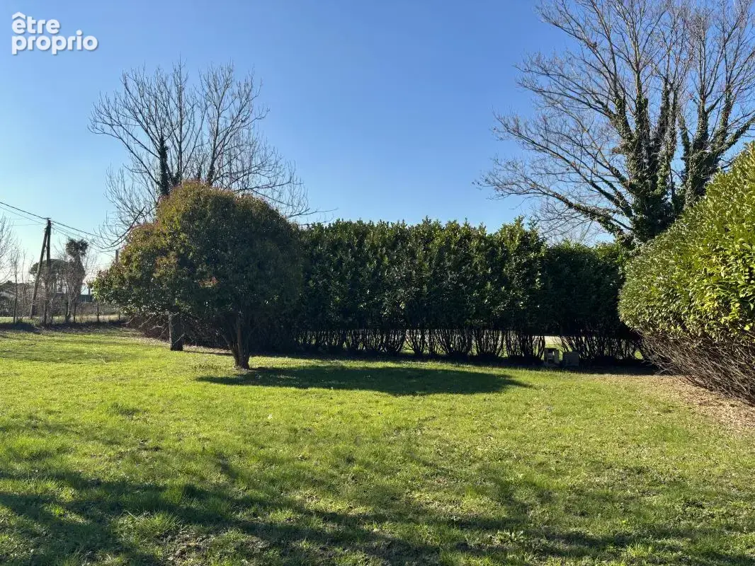 Photo Terrain à Loriol-Sur-Drome au prix de 72 000€