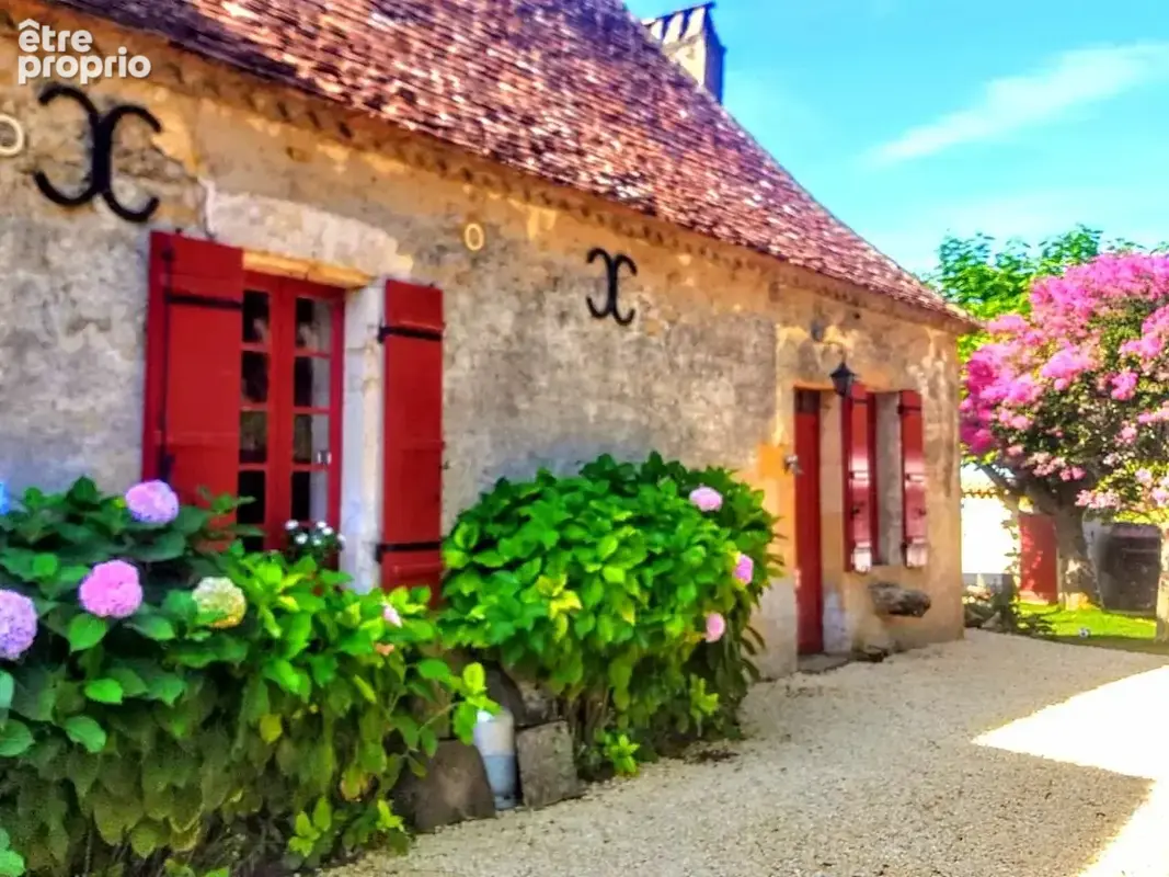 Charmante maison en pierre avec piscine et jardin, située dans un hameau paisible - photo 3