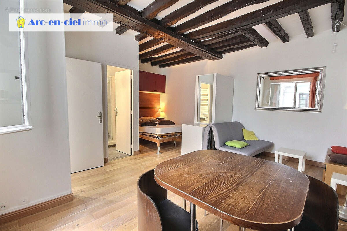 Appartement à PARIS-3E
