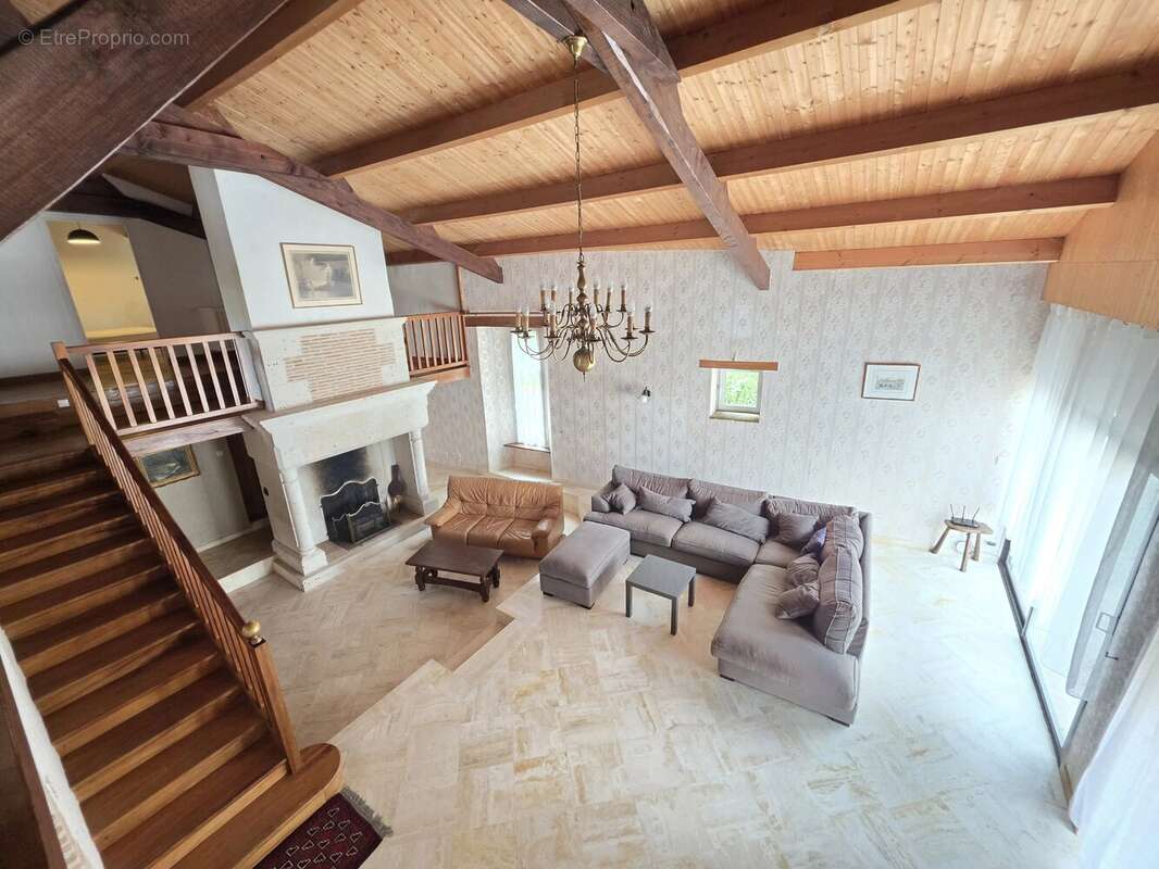 Propriété en pierre avec maison d'amis, piscine, dépendance et 1 hectare de terrain proche de Montaigu-de-Quercy (Tarn-et-Garonn - photo 10
