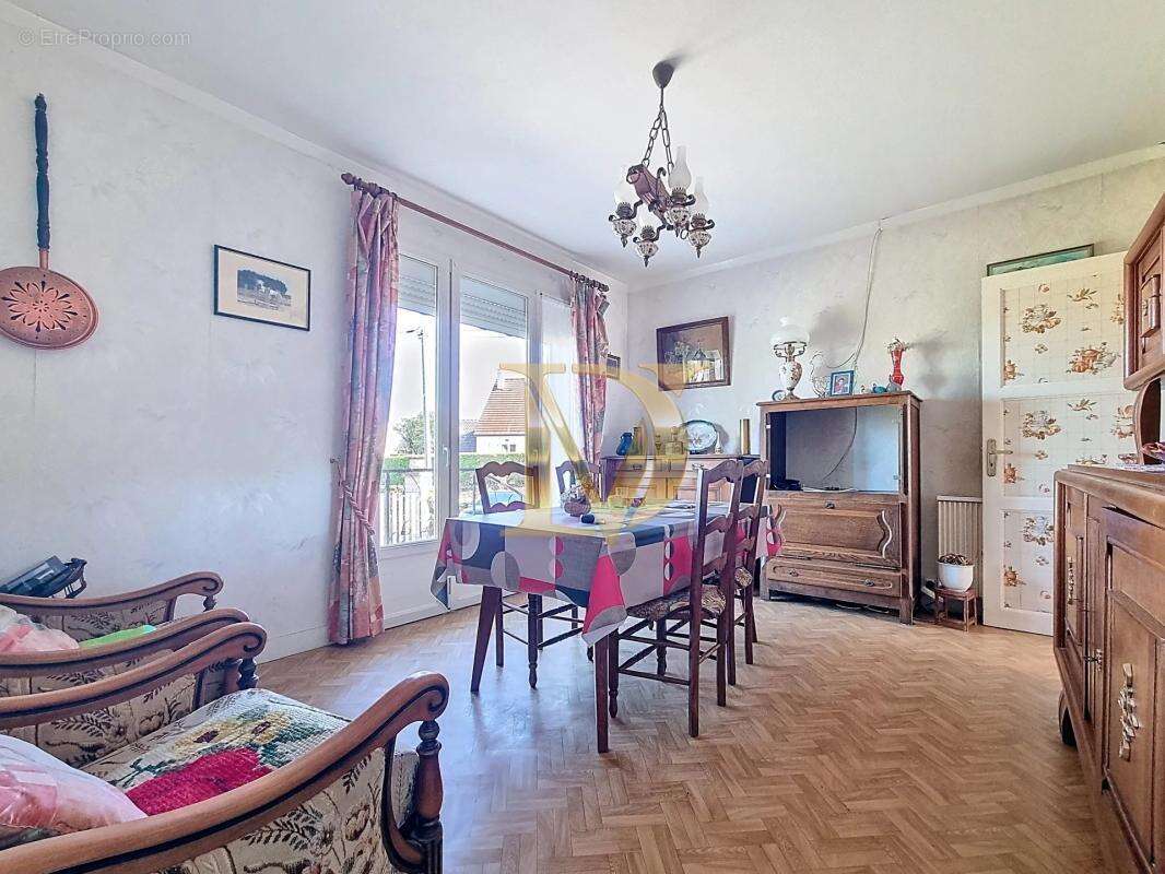 Maison à MONTLOUIS-SUR-LOIRE