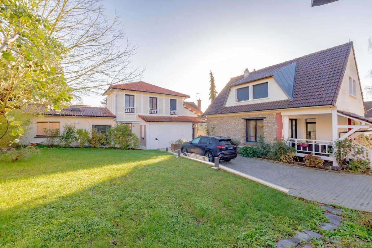 Maison à CONDE-SAINTE-LIBIAIRE