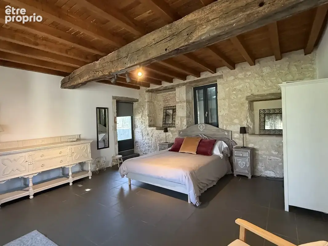 Propriété de campagne de 271m2 avec 5 chambres, piscine et 7896m2 de jardin - photo 19