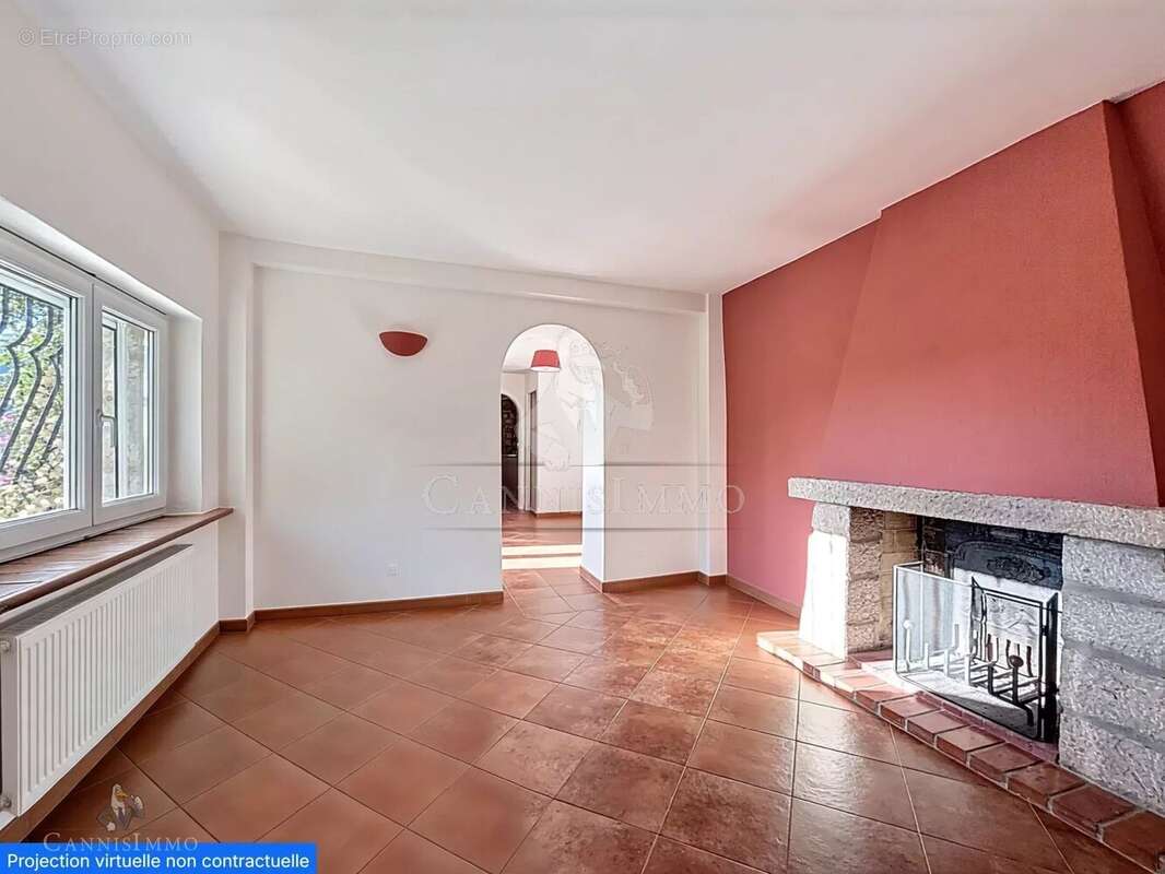 Maison à TOURRETTES-SUR-LOUP