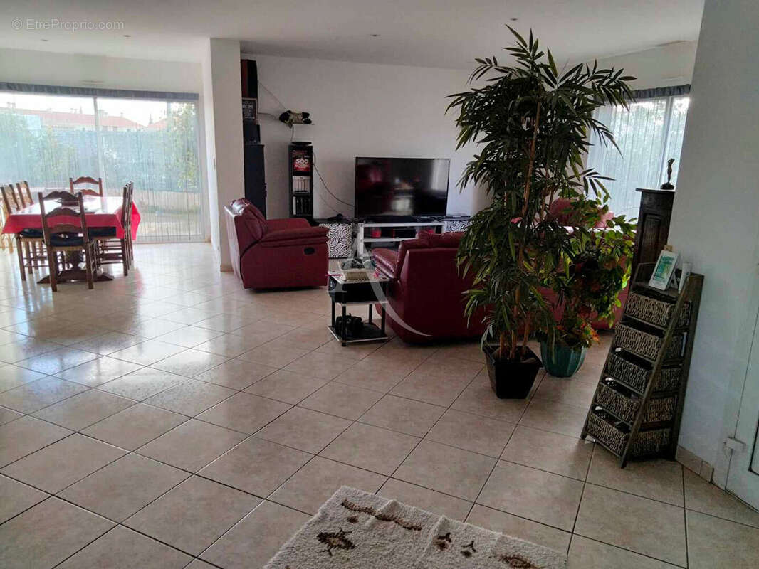 Maison PLAIN PIED Perpignan 4 pièce(s) 164.91 m2 - photo 4