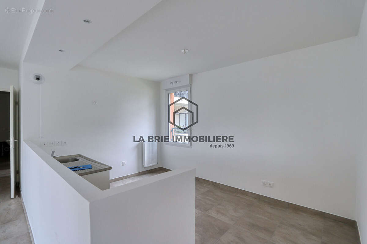 Appartement à EMERAINVILLE