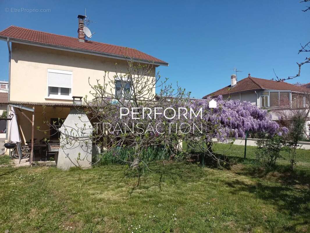 Maison à ECHIROLLES