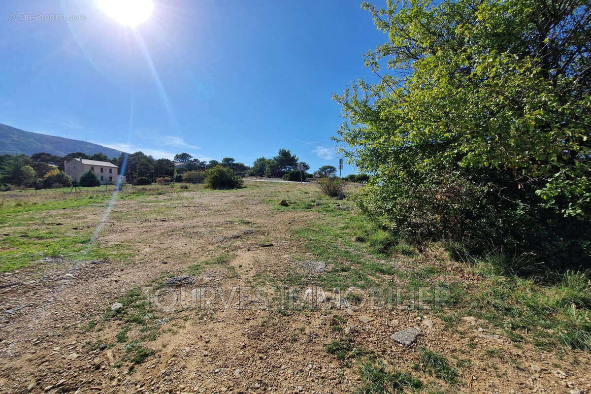 Terrain à PLAN-D'AUPS-SAINTE-BAUME